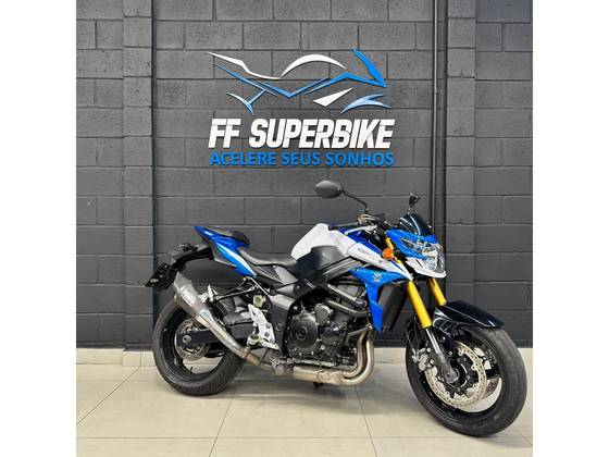 SUZUKI GSR 750 SUZUKI GSR 750